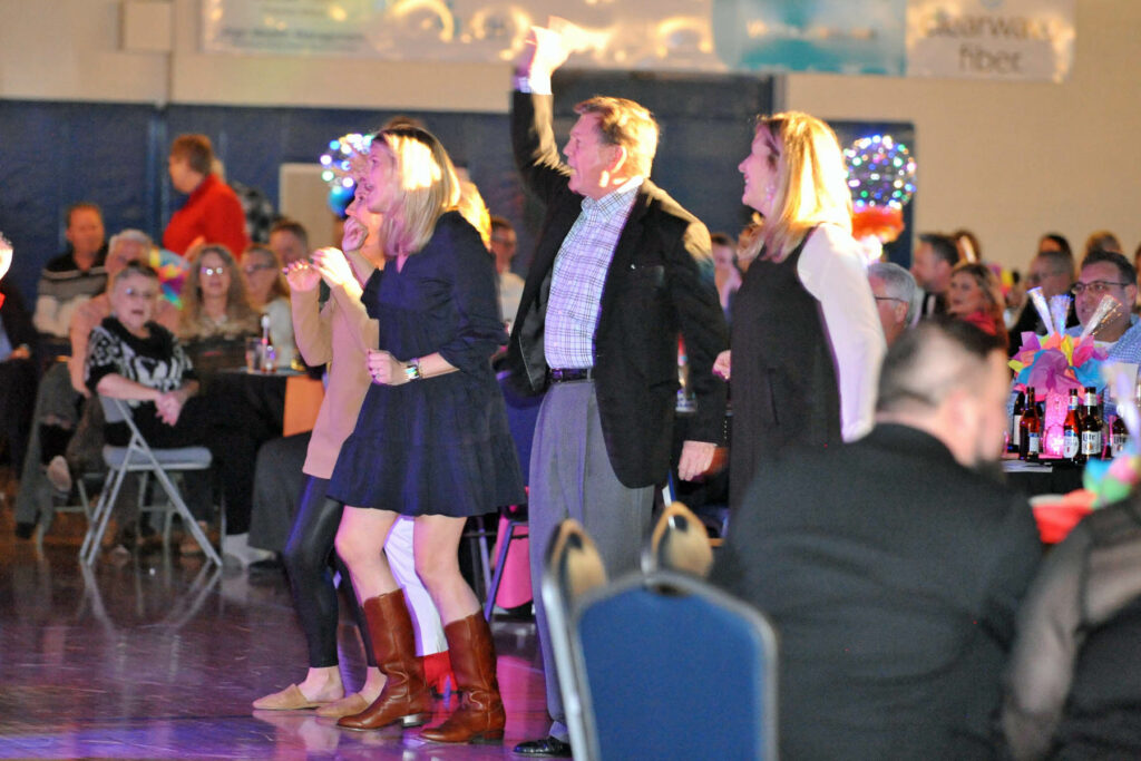 Dueling Pianos Dancing